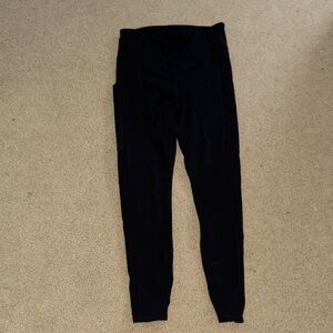 Vuori Black Pocket Leggings (NEVER WORN)